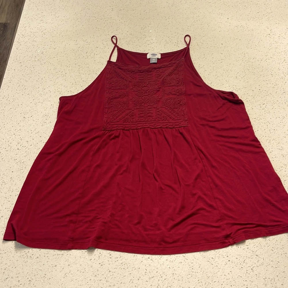 Old Navy XXL Maroon embroidered tank top
